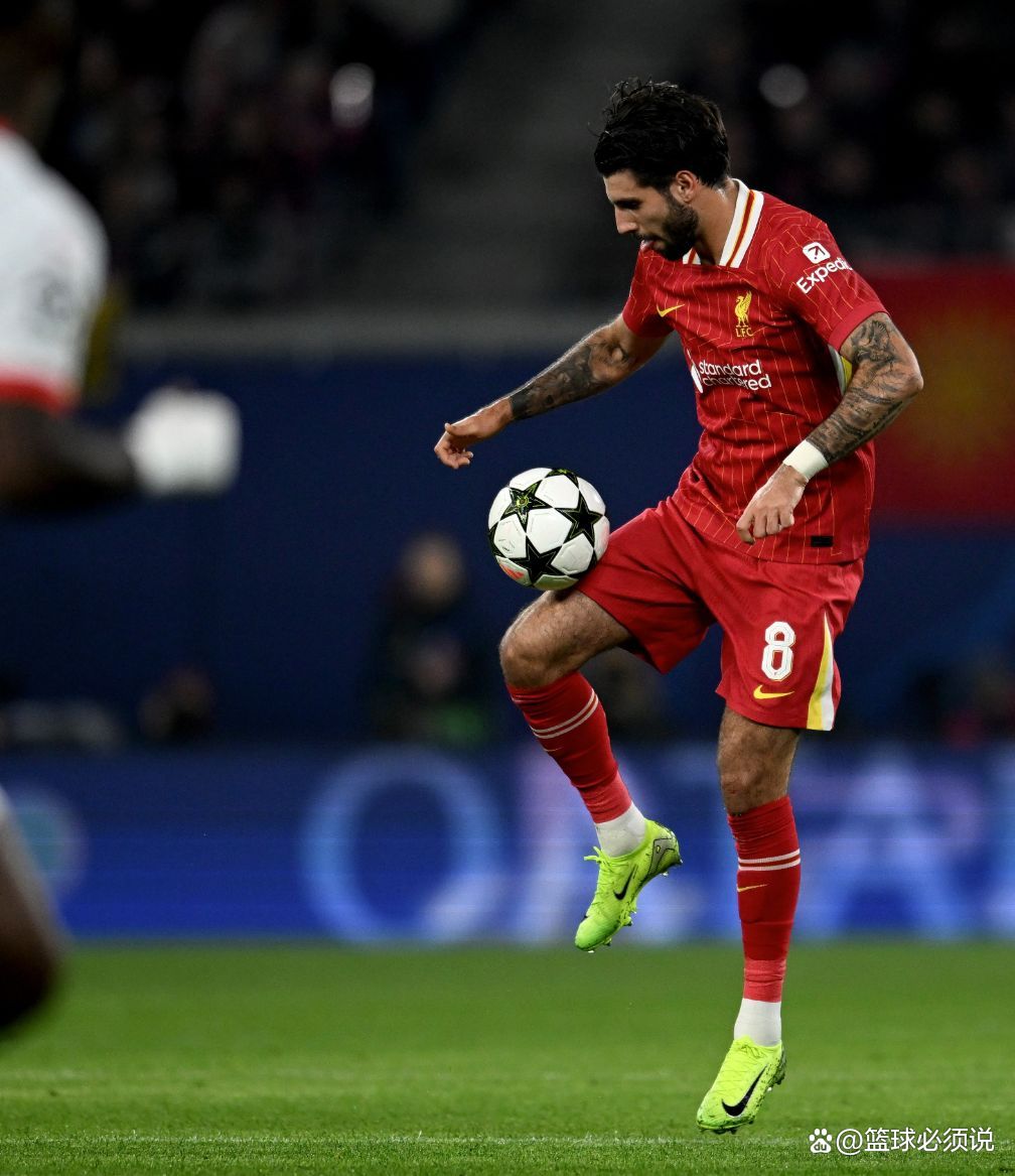 九游体育官网-利物浦签下伯恩茅斯边卫科尔克兹