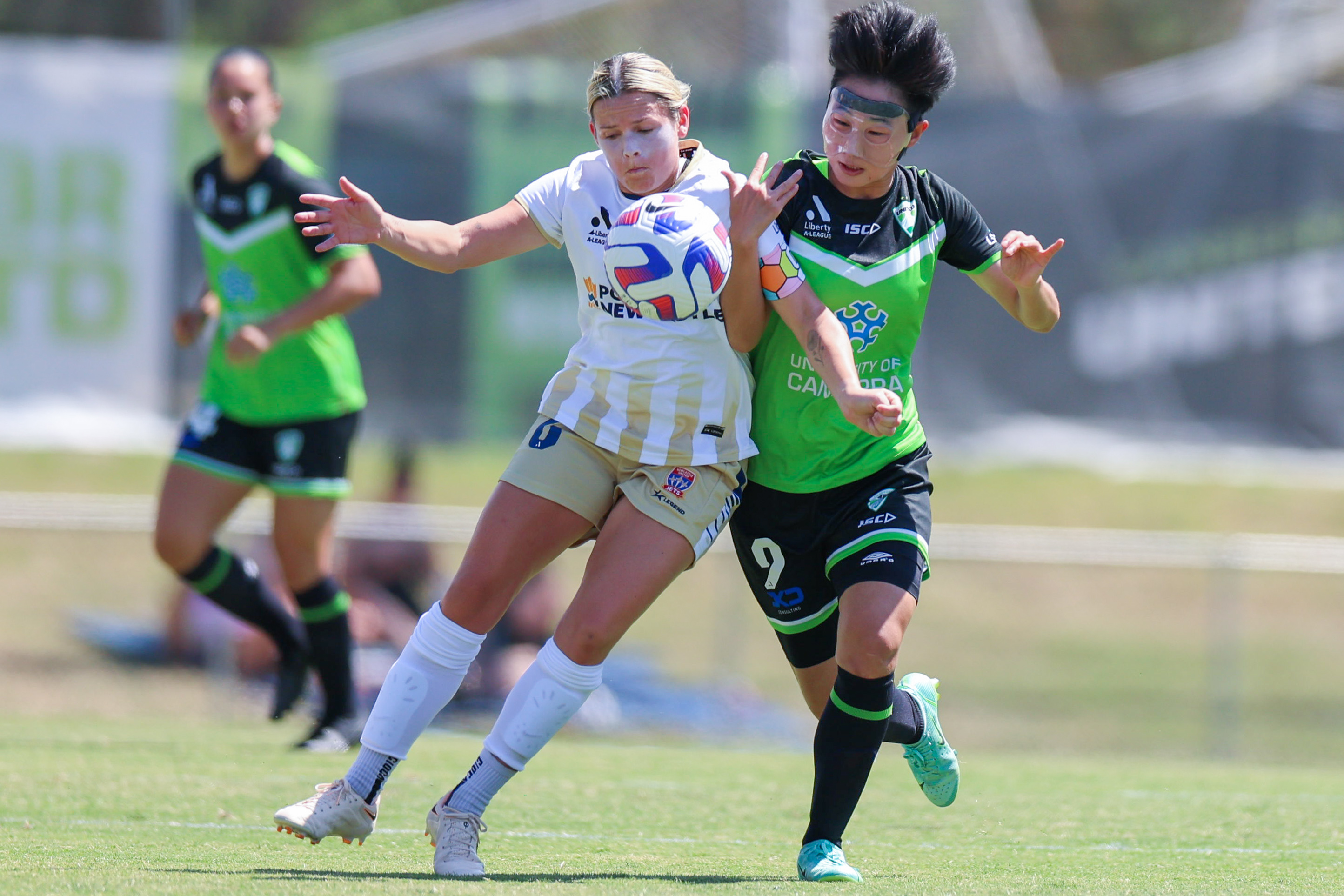 九游体育官网-突尼斯击剑女运动员